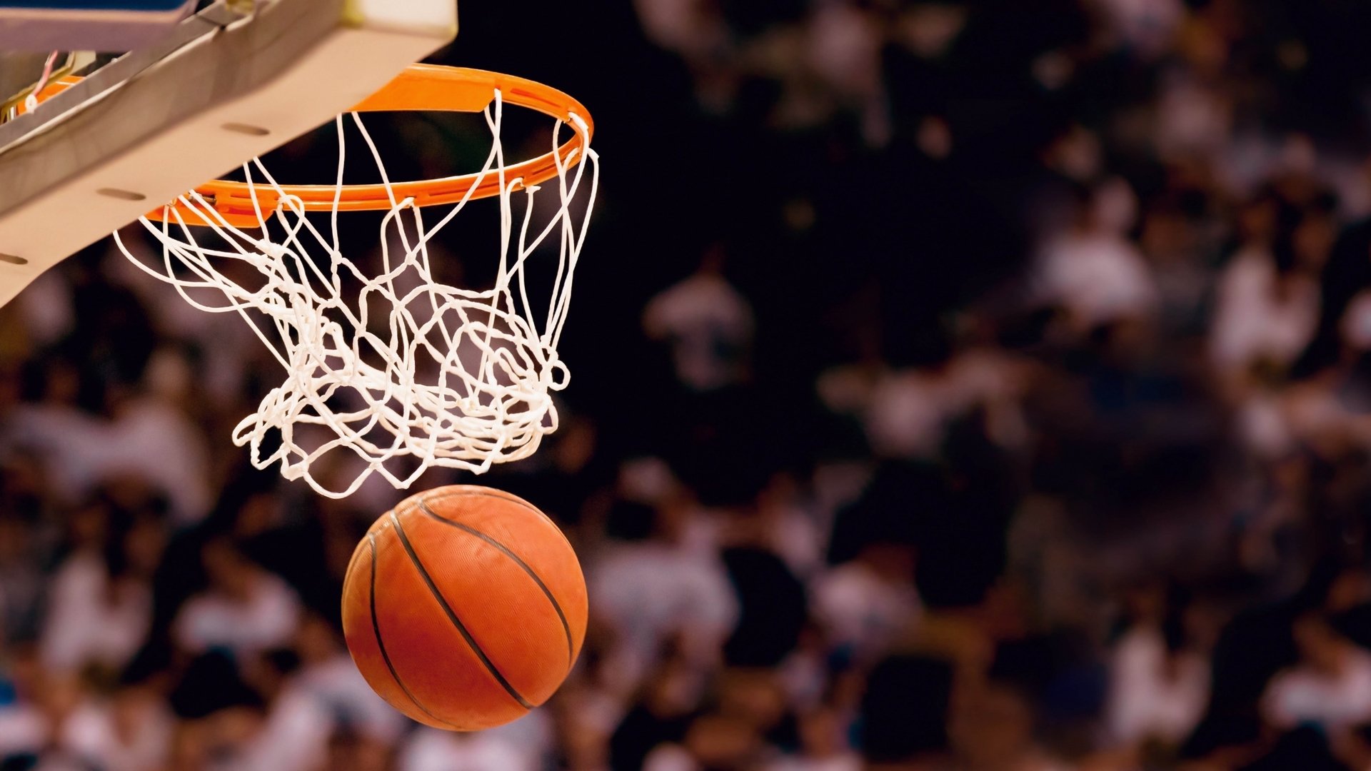 惊天逆转!科维托娃鏖战三盘爆冷击败西班牙名将,全场沸腾